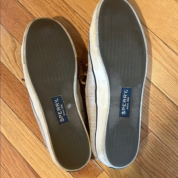 Sperry Textured Beige Sneakers with Brown Accents - Picture 8 of 8